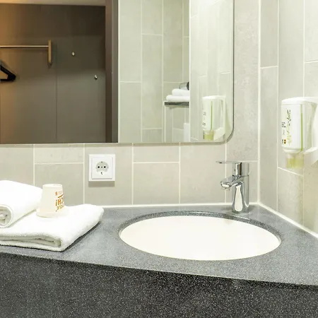 Mannheim-neuostheim 3*