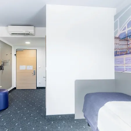 Hotel Mannheim-neuostheim 3*