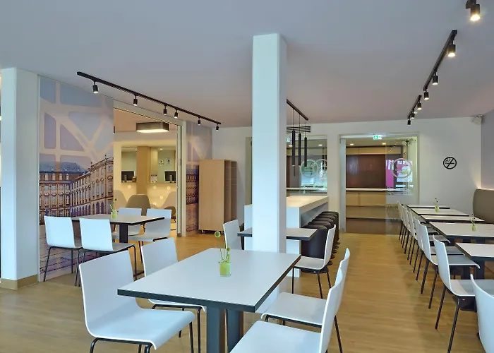 Mannheim-neuostheim 3*